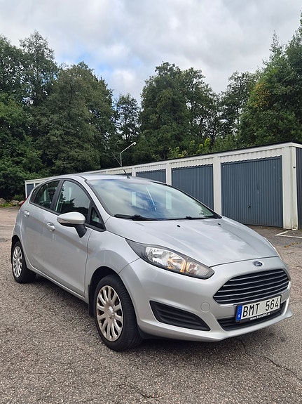 Ford Fiesta 4 of 6