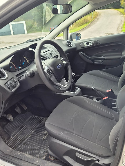 Ford Fiesta 5 of 6