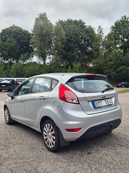 Ford Fiesta 2 of 6