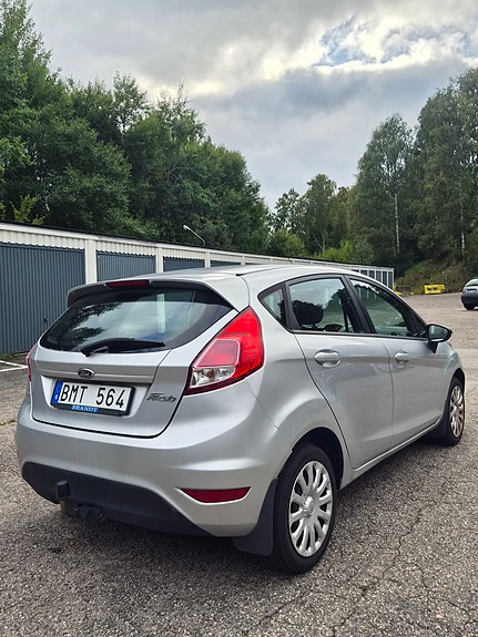 Ford Fiesta 3 of 6