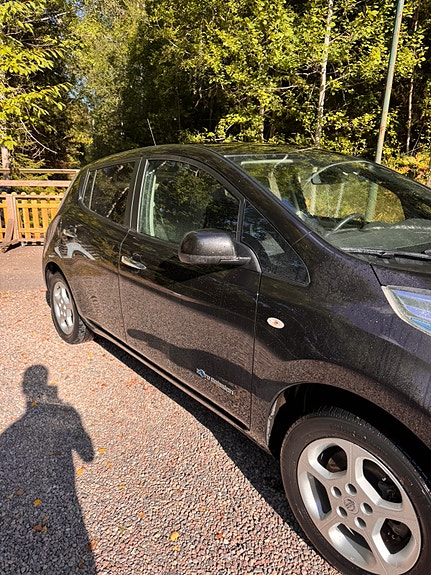 Nissan Leaf 4 of 7