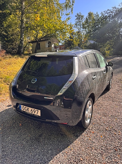 Nissan Leaf 5 of 7