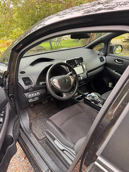 Nissan Leaf 7 of 7