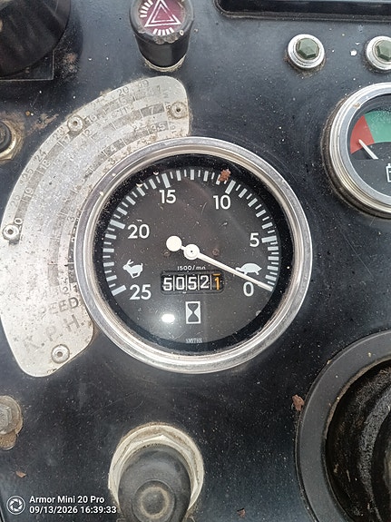 Massey Ferguson 240 5 of 7