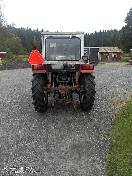 Massey Ferguson 240 3 of 7