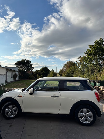 MINI One 2 of 7