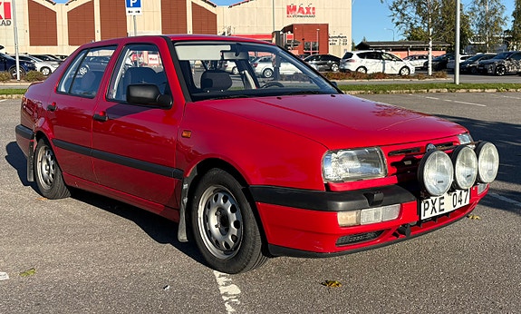 Volkswagen Vento 2 of 11