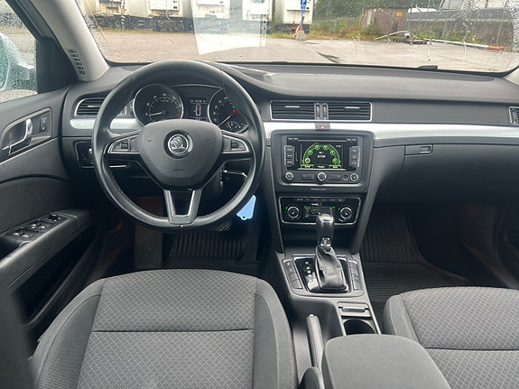 Skoda Superb 8 of 10