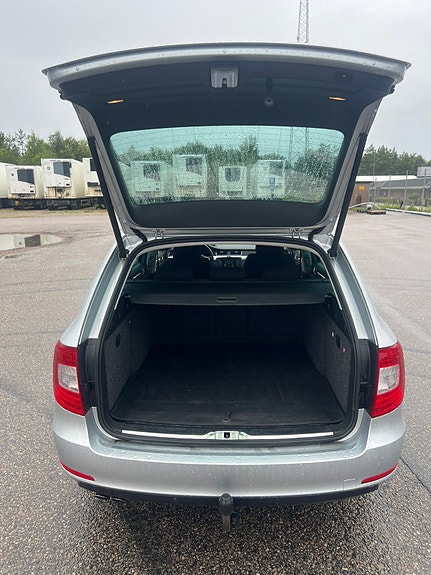 Skoda Superb 6 of 10