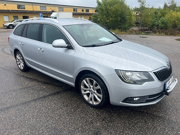 Skoda Superb 2 of 10