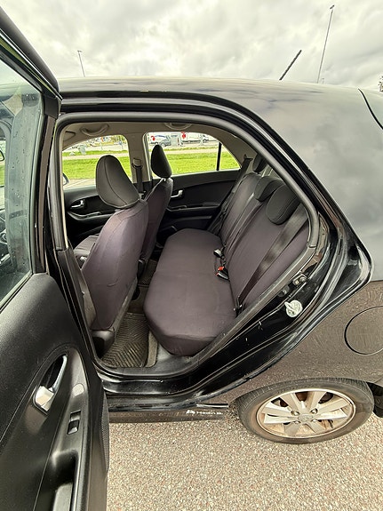 Kia Picanto 10 of 10