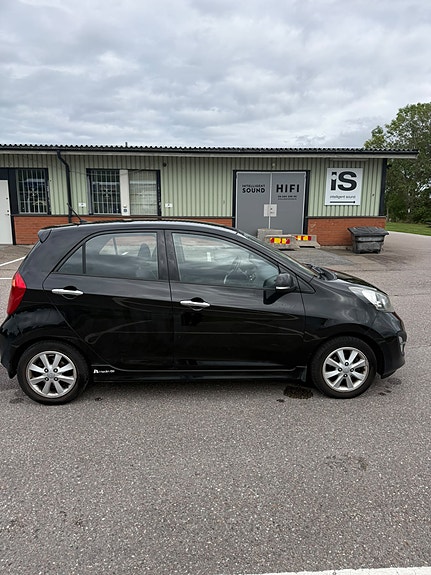Kia Picanto 3 of 10