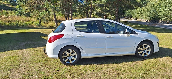Peugeot 308 3 of 4