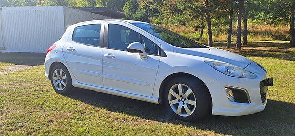 Peugeot 308 4 of 4