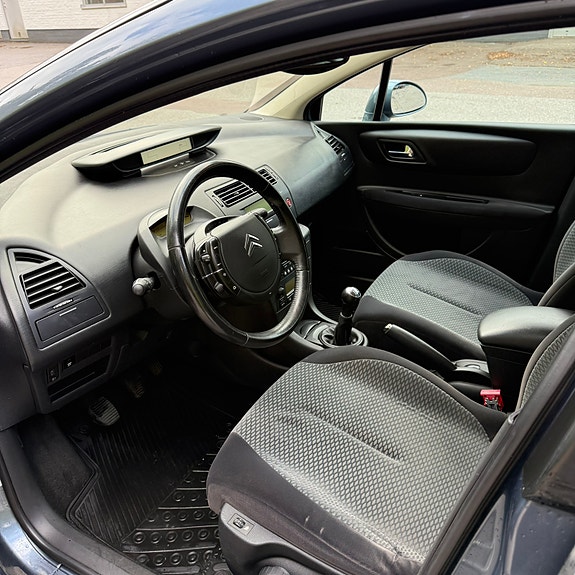 Citroen C4 4 of 9