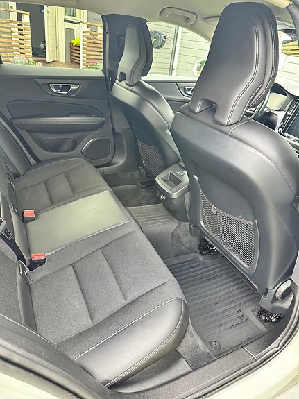 Volvo V60 11 of 13