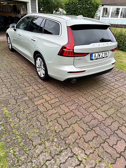 Volvo V60 4 of 13