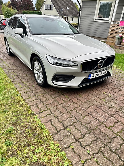 Volvo V60 2 of 13