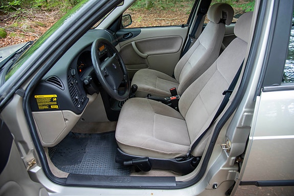 Saab 900 8 of 11
