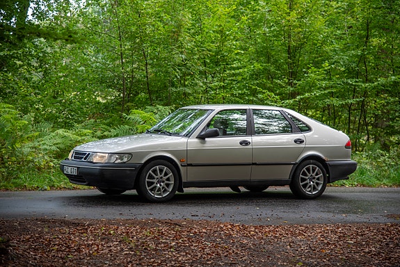Saab 900 4 of 11