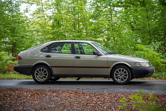 Saab 900 3 of 11