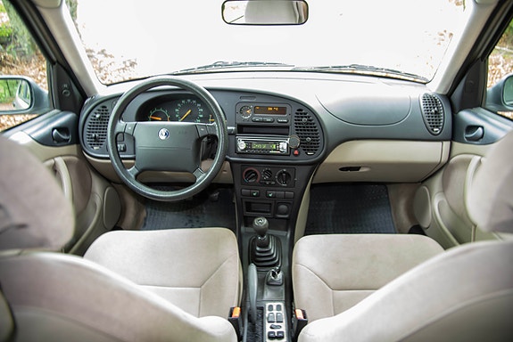 Saab 900 6 of 11