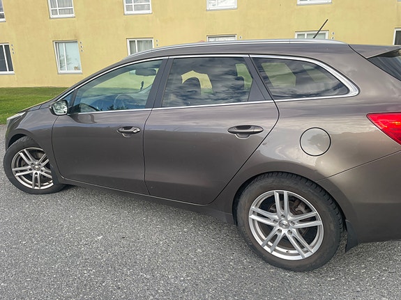 Kia Ceed 3 of 3