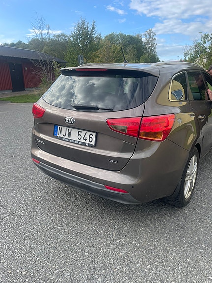 Kia Ceed 2 of 3