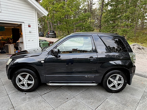 Suzuki Grand Vitara 4 of 7