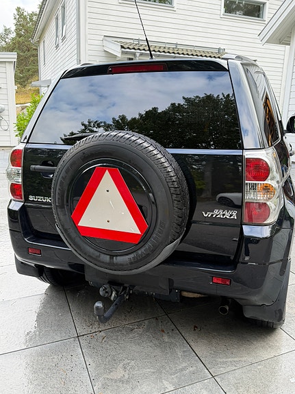 Suzuki Grand Vitara 3 of 7