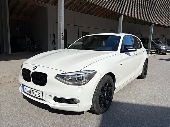 BMW 118i 3 of 9
