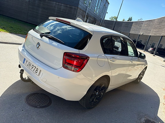 BMW 118i 4 of 9
