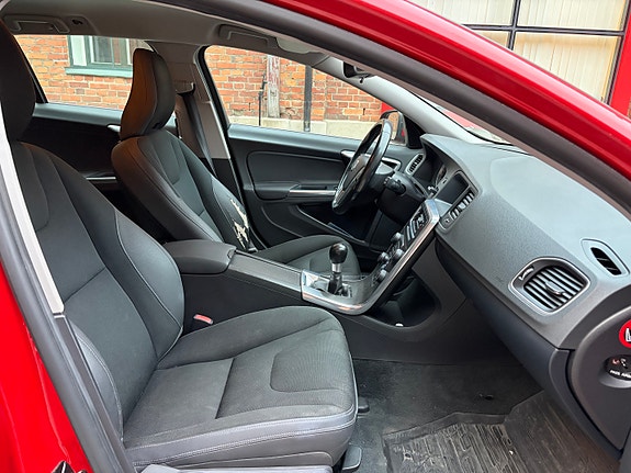 Volvo V60 9 of 11
