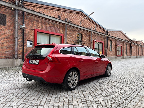 Volvo V60 4 of 11