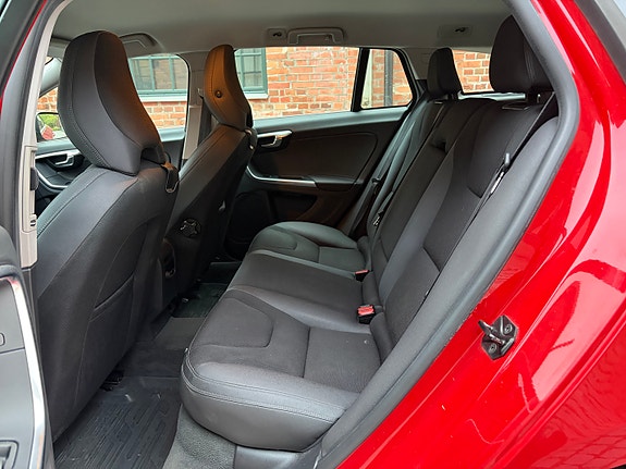 Volvo V60 8 of 11