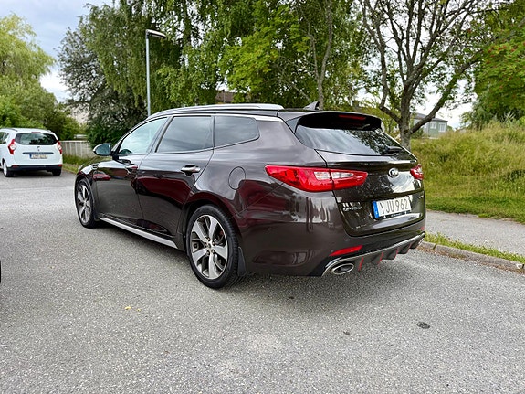 Kia Optima 2 of 15