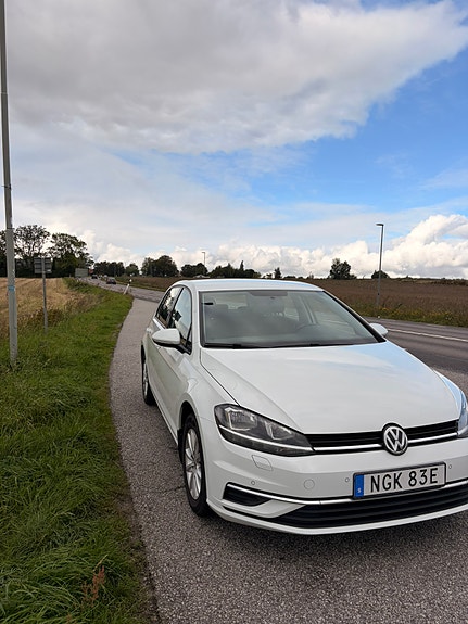 Volkswagen Golf VII 2 of 6