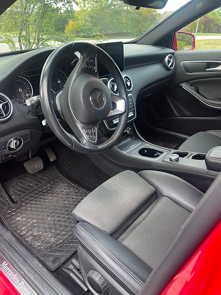 Mercedes-Benz A200 d 7 of 30