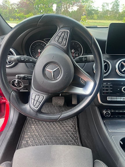 Mercedes-Benz A200 d 9 of 30