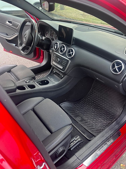 Mercedes-Benz A200 d 13 of 30