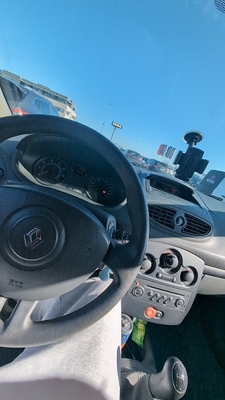 Renault Clio 16 of 17