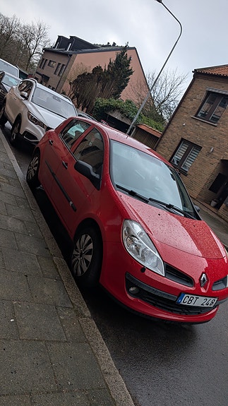 Renault Clio 11 of 17