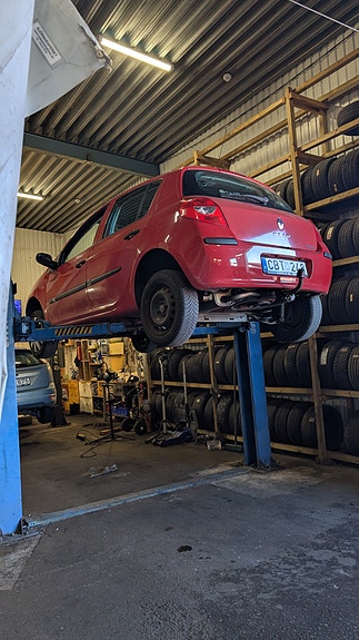 Renault Clio 8 of 17