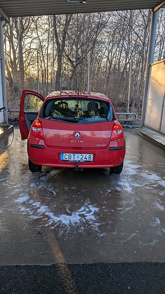 Renault Clio 2 of 17