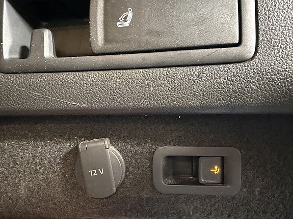 Volkswagen Passat 16 of 16