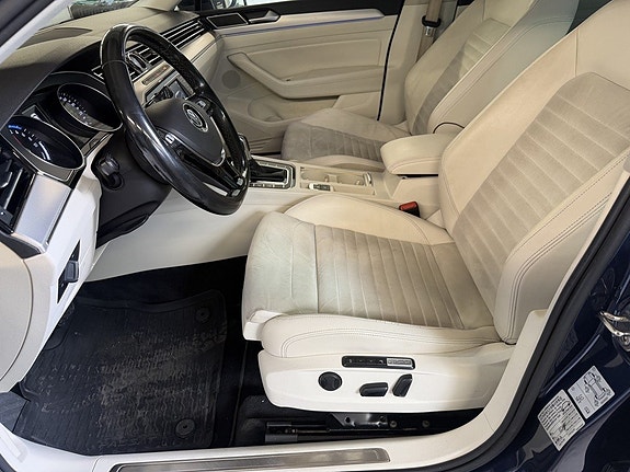 Volkswagen Passat 9 of 16