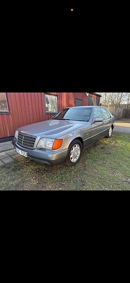 Mercedes-Benz 300 SE 3 of 8