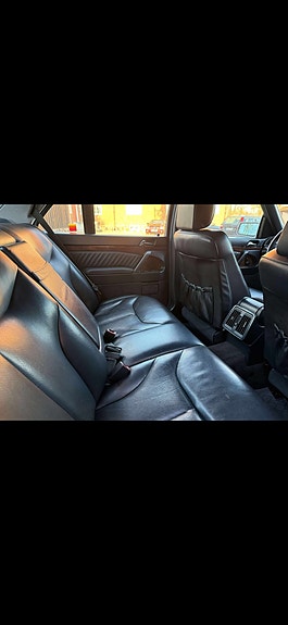 Mercedes-Benz 300 SE 2 of 8