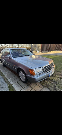 Mercedes-Benz 300 SE 4 of 8