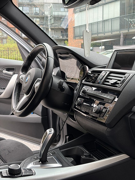 BMW 118i 7 of 22